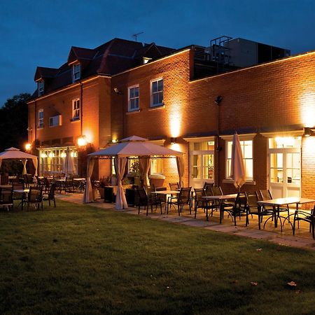 The Pinewood Hotel Слау Экстерьер фото